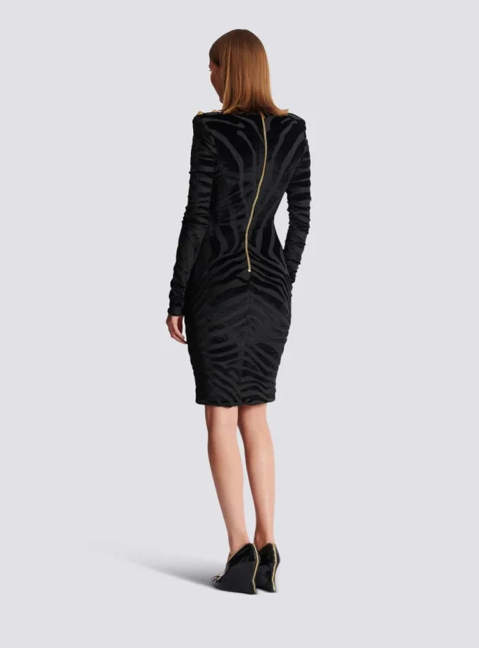Kurzes Samtkleid mit Zebradruck