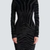 Kurzes Samtkleid mit Zebradruck