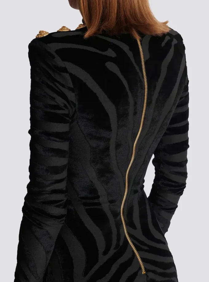 Kurzes Samtkleid mit Zebradruck