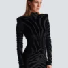 Kurzes Samtkleid mit Zebradruck