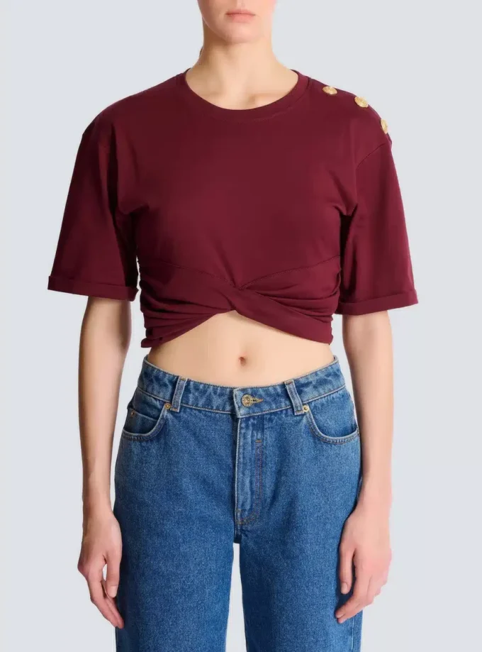 Kurzes T-Shirt mit Krawatte Kurzes T-Shirt mit Krawatte