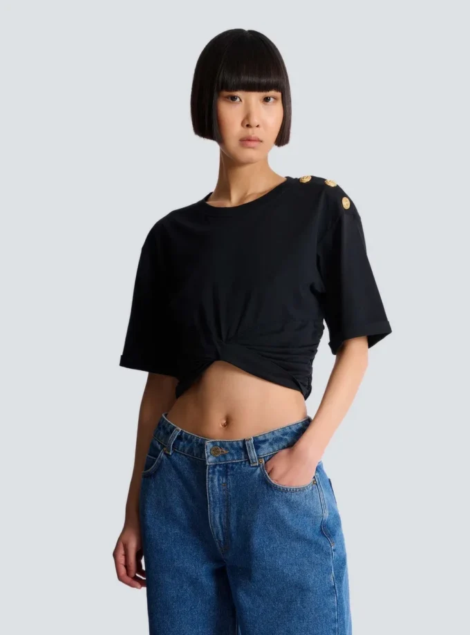 Kurzes T-Shirt mit Krawatte Kurzes T-Shirt mit Krawatte