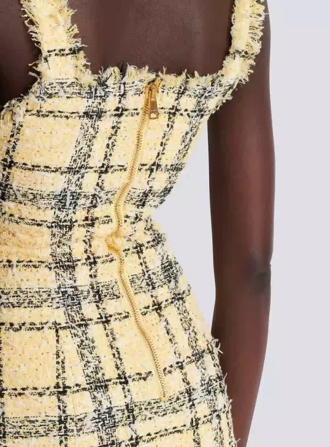 Kurzes Trägerkleid aus Glitzertweed Kurzes Trägerkleid aus Glitzertweed