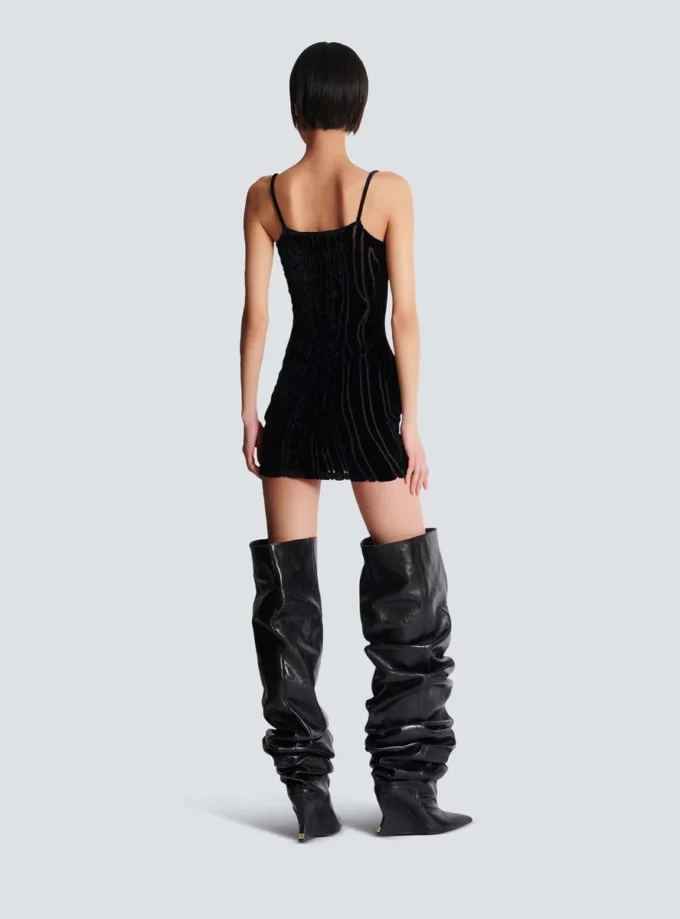 Kurzes Trägerkleid aus Samt mit Zebradruck Kurzes Trägerkleid aus Samt mit Zebradruck