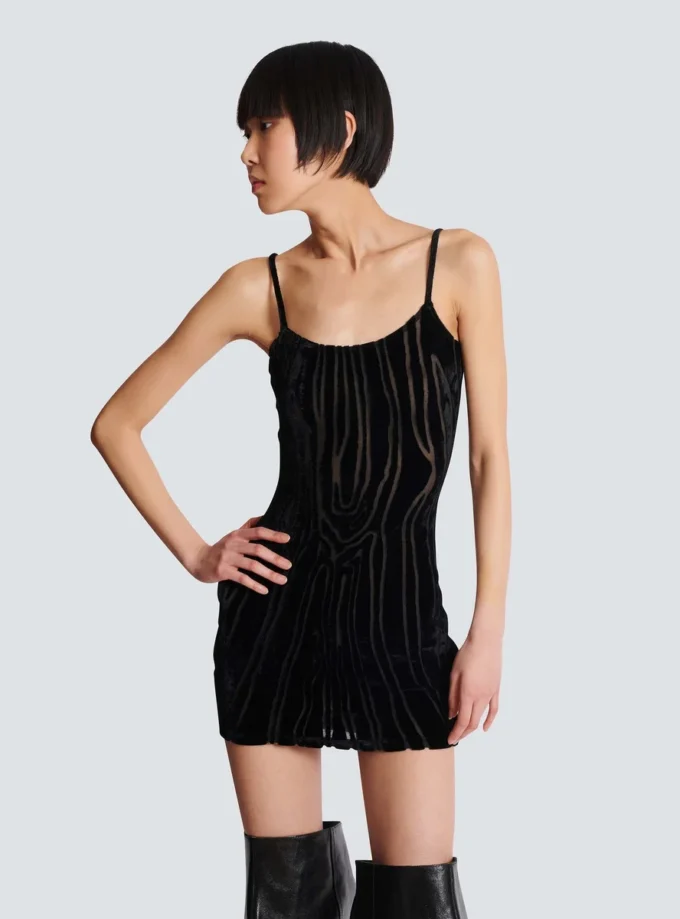 Kurzes Trägerkleid aus Samt mit Zebradruck Kurzes Trägerkleid aus Samt mit Zebradruck