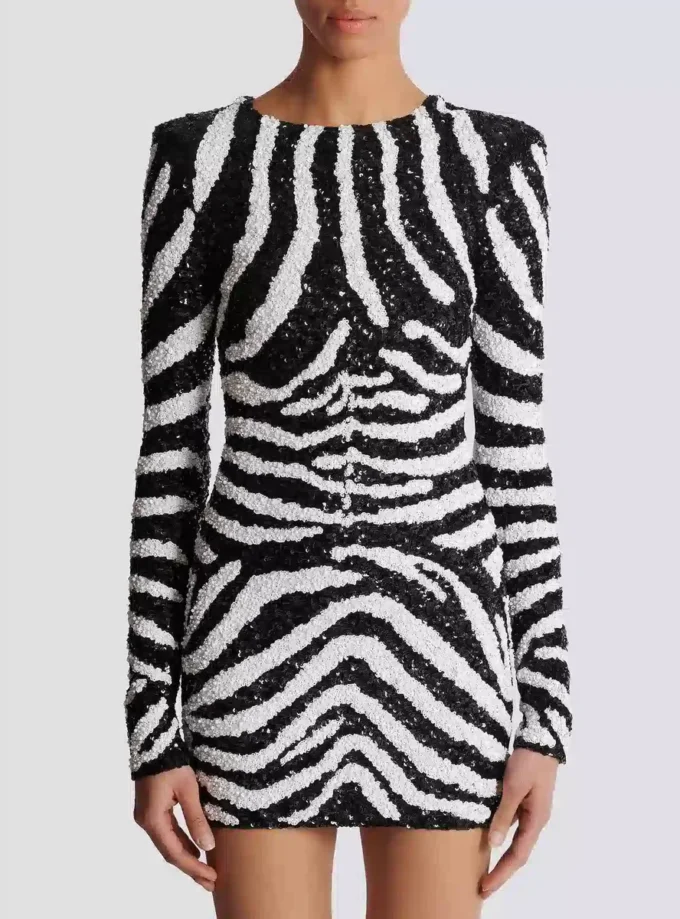 Kurzes zweifarbiges Zebra-Paillettenkleid Kurzes zweifarbiges Zebra-Paillettenkleid