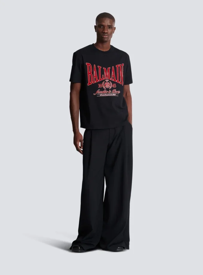 Kurzärmeliges T-Shirt mit aufgedrucktem Balmain College-Logo Kurzärmeliges T-Shirt mit aufgedrucktem Balmain College-Logo