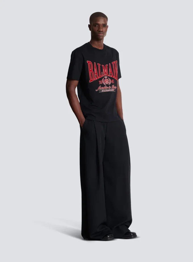 Kurzärmeliges T-Shirt mit aufgedrucktem Balmain College-Logo Kurzärmeliges T-Shirt mit aufgedrucktem Balmain College-Logo