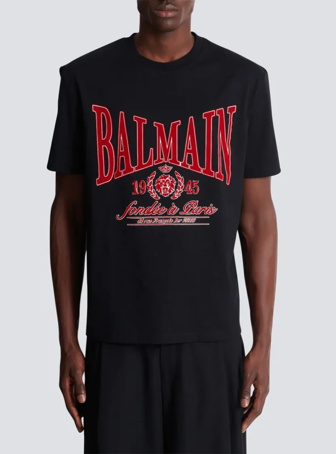 Kurzärmeliges T-Shirt mit aufgedrucktem Balmain College-Logo Kurzärmeliges T-Shirt mit aufgedrucktem Balmain College-Logo