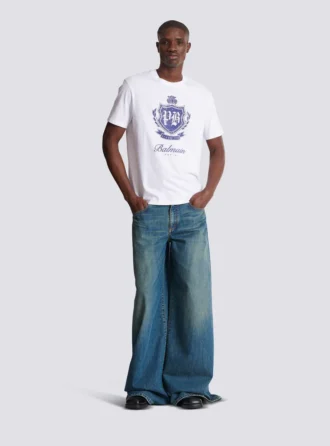 Kurzärmeliges T-Shirt mit College-Emblem-Print