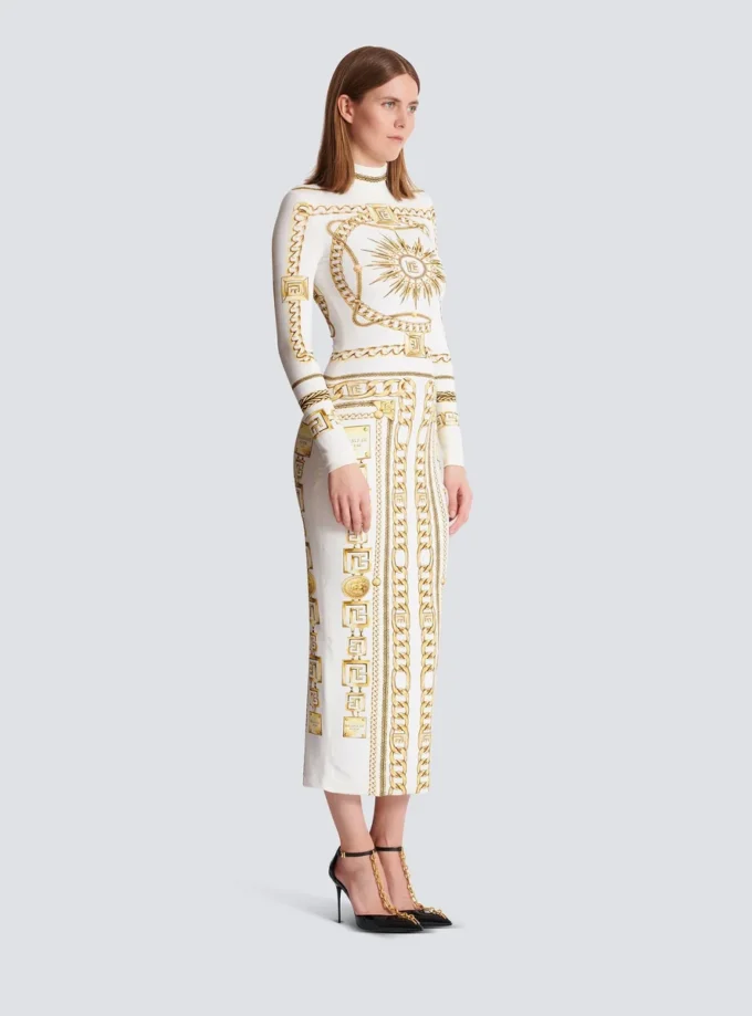 Langes, bedrucktes Bodycon-Kleid mit Balmain-Foulard-Muster Langes, bedrucktes Bodycon-Kleid mit Balmain-Foulard-Muster