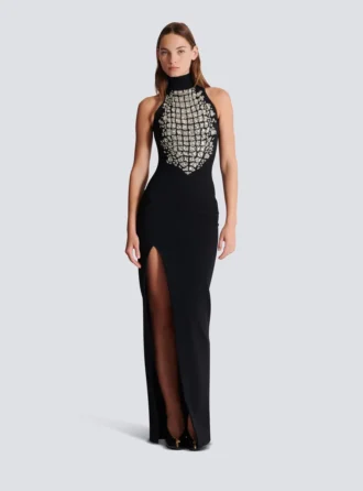 Langes, besticktes Kleid mit Schlitz