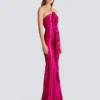Langes drapiertes Bustierkleid mit verzierten Details Langes drapiertes Bustierkleid mit verzierten Details