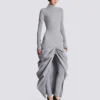 Langes, drapiertes Kleid aus Baumwollstrick Langes, drapiertes Kleid aus Baumwollstrick