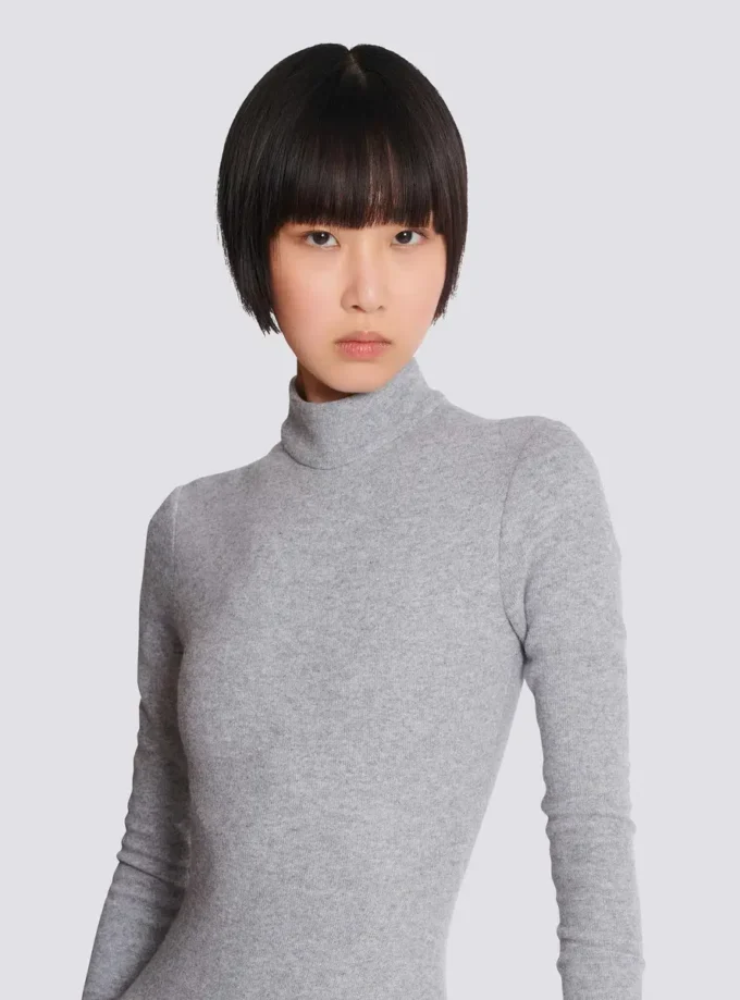 Langes, drapiertes Kleid aus Baumwollstrick Langes, drapiertes Kleid aus Baumwollstrick