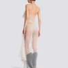 Langes, fließendes Kleid mit Spitzenrüschen Langes, fließendes Kleid mit Spitzenrüschen
