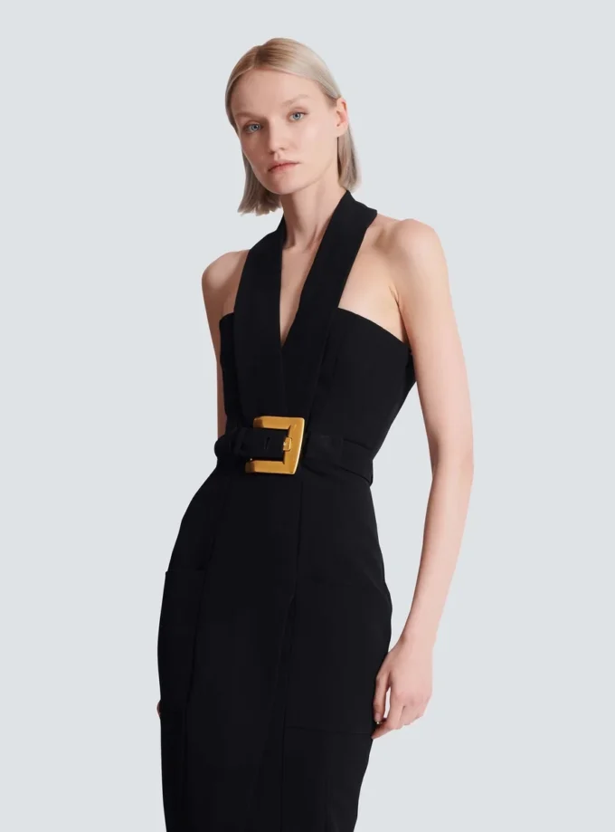 Langes Kreppkleid mit Gürtel Langes Kreppkleid mit Gürtel