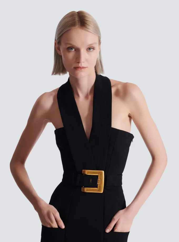 Langes Kreppkleid mit Gürtel Langes Kreppkleid mit Gürtel