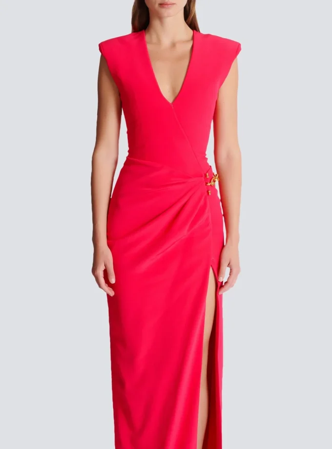 Langes Kreppkleid mit verzierten Details Langes Kreppkleid mit verzierten Details