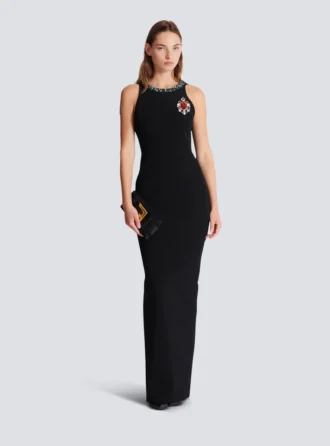 Langes, ärmelloses Kleid aus besticktem Samt