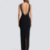 Langes, ärmelloses Kleid aus besticktem Samt Langes, ärmelloses Kleid aus besticktem Samt