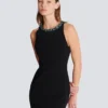 Langes, ärmelloses Kleid aus besticktem Samt Langes, ärmelloses Kleid aus besticktem Samt