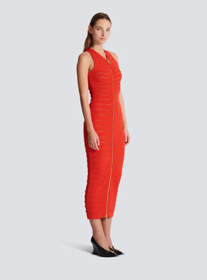 Langes, ärmelloses Kleid aus Strick Langes, ärmelloses Kleid aus Strick