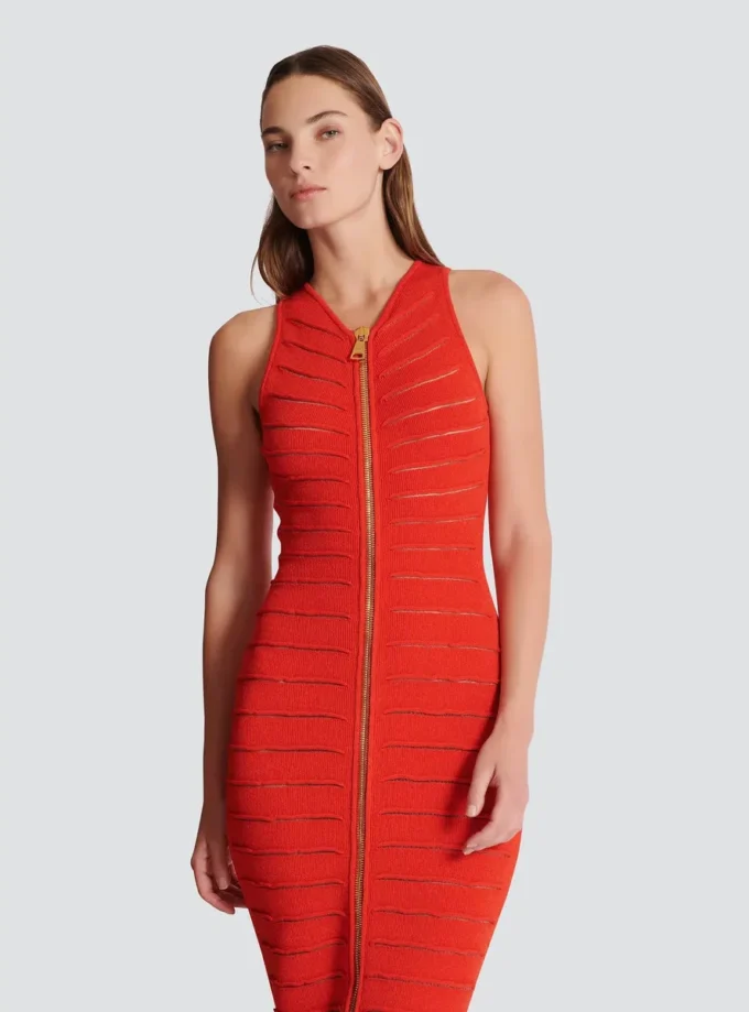 Langes, ärmelloses Kleid aus Strick Langes, ärmelloses Kleid aus Strick