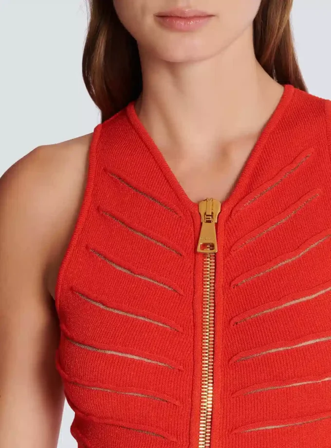 Langes, ärmelloses Kleid aus Strick Langes, ärmelloses Kleid aus Strick