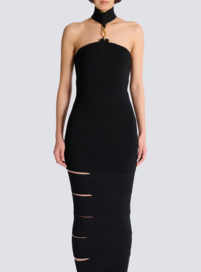 Langes, ärmelloses Kleid mit verzierten Details Langes, ärmelloses Kleid mit verzierten Details