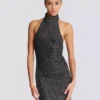 Langes Samtkleid mit Strasssteinen und Neckholder Langes Samtkleid mit Strasssteinen und Neckholder