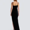 Langes Samtkleid mit verzierten Trägern Langes Samtkleid mit verzierten Trägern