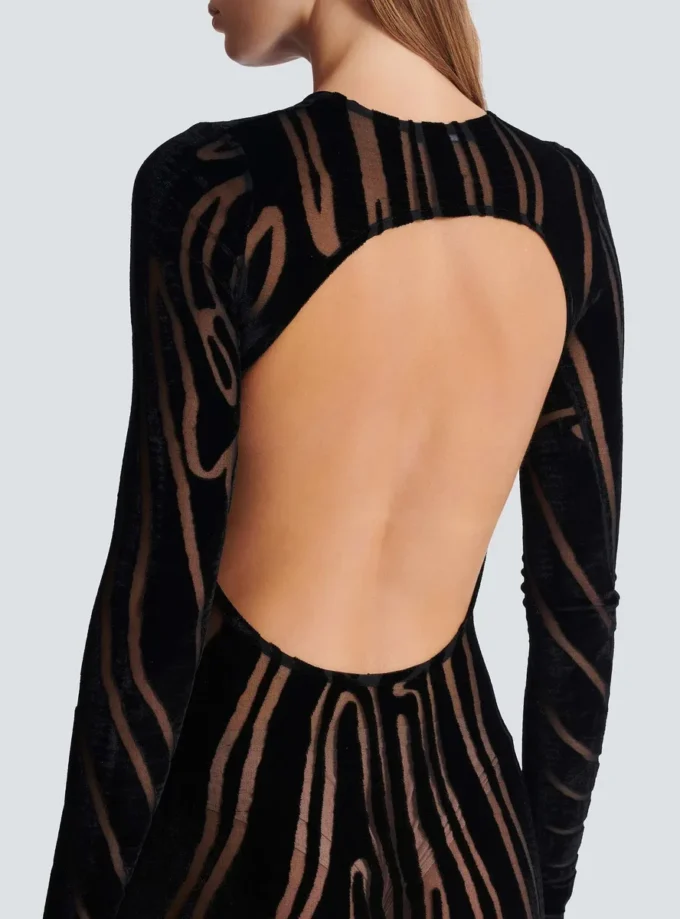 Langes Samtkleid mit Zebradruck Langes Samtkleid mit Zebradruck