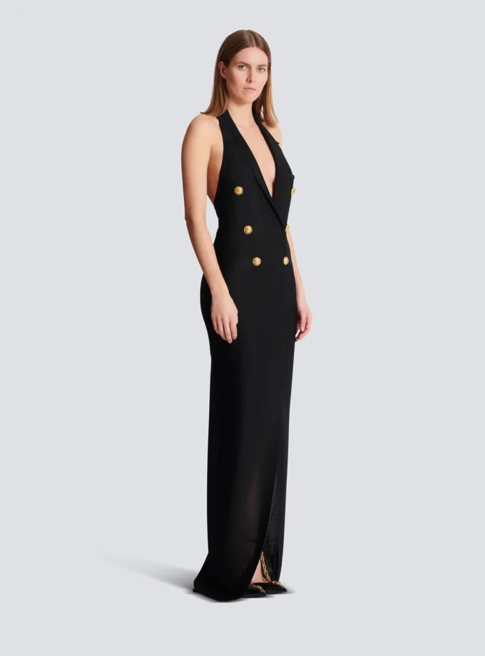Langes Strickkleid mit Neckholder Langes Strickkleid mit Neckholder