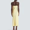 Langes Trägerkleid aus Seidensatin