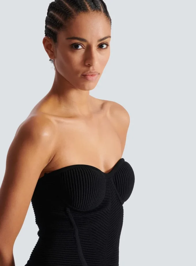 Langes trägerloses Strickkleid Langes trägerloses Strickkleid