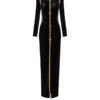 Langes, verziertes Samtkleid Langes, verziertes Samtkleid