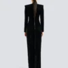 Langes, verziertes Samtkleid Langes, verziertes Samtkleid