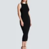 Langes zweifarbiges Kleid mit Zopfmuster Langes zweifarbiges Kleid mit Zopfmuster