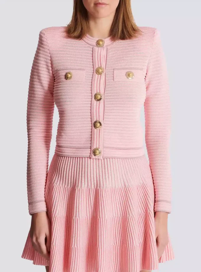 Langärmelige Strickjacke mit Struktur Langärmelige Strickjacke mit Struktur