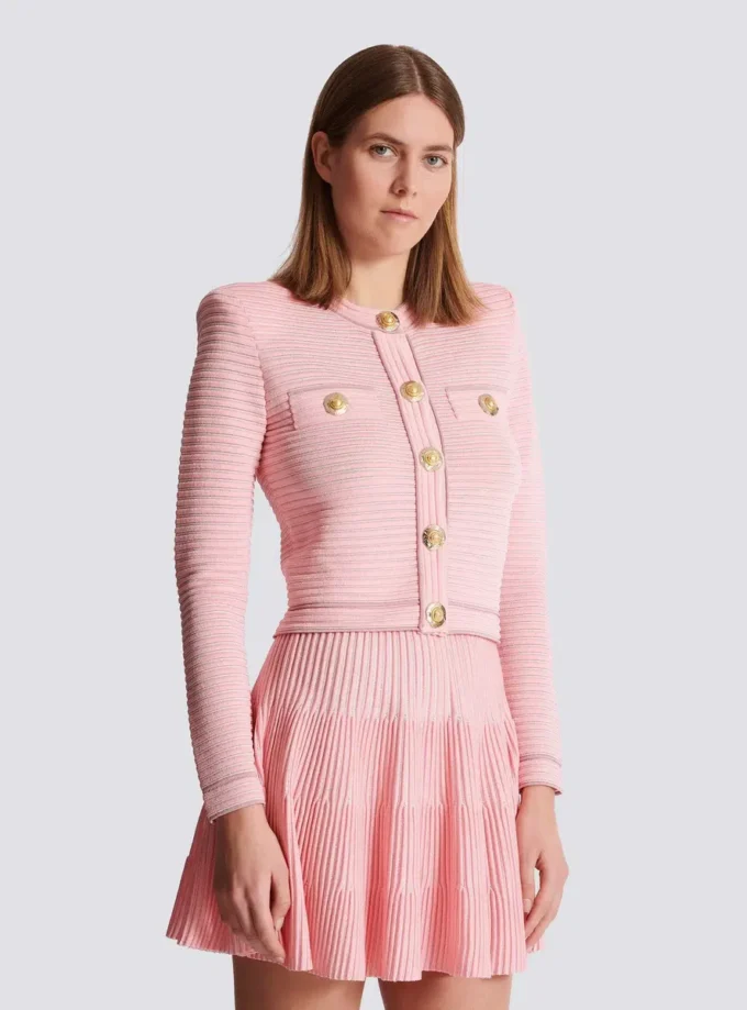 Langärmelige Strickjacke mit Struktur Langärmelige Strickjacke mit Struktur