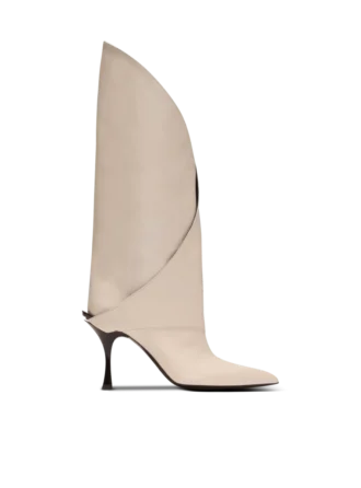 Lederstiefel mit gedrehtem Absatz