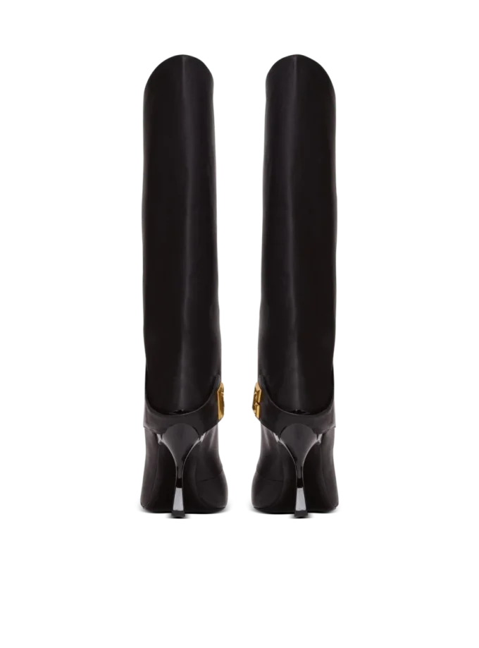 Lederstiefel mit gedrehtem Absatz Lederstiefel mit gedrehtem Absatz