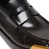 Loafer aus glasiertem Leder mit eckiger Zehenpartie Loafer aus glasiertem Leder mit eckiger Zehenpartie