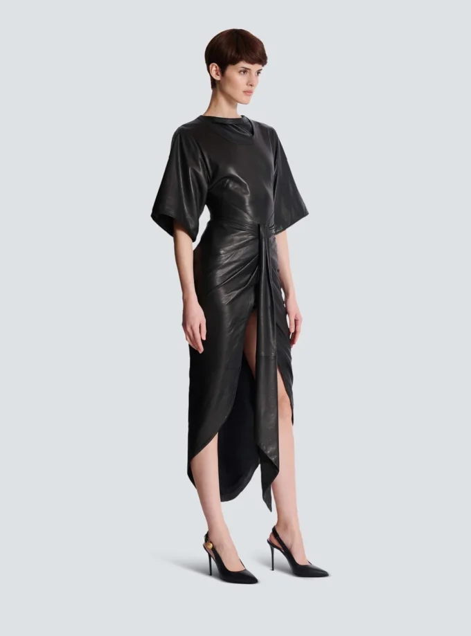 Maxikleid aus Lammleder mit Knoten Maxikleid aus Lammleder mit Knoten