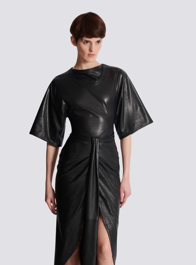 Maxikleid aus Lammleder mit Knoten Maxikleid aus Lammleder mit Knoten