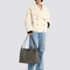 Medium Release Shopper Tasche aus Monogramm-Jacquard und Kalbsleder Medium Release Shopper Tasche aus Monogramm-Jacquard und Kalbsleder