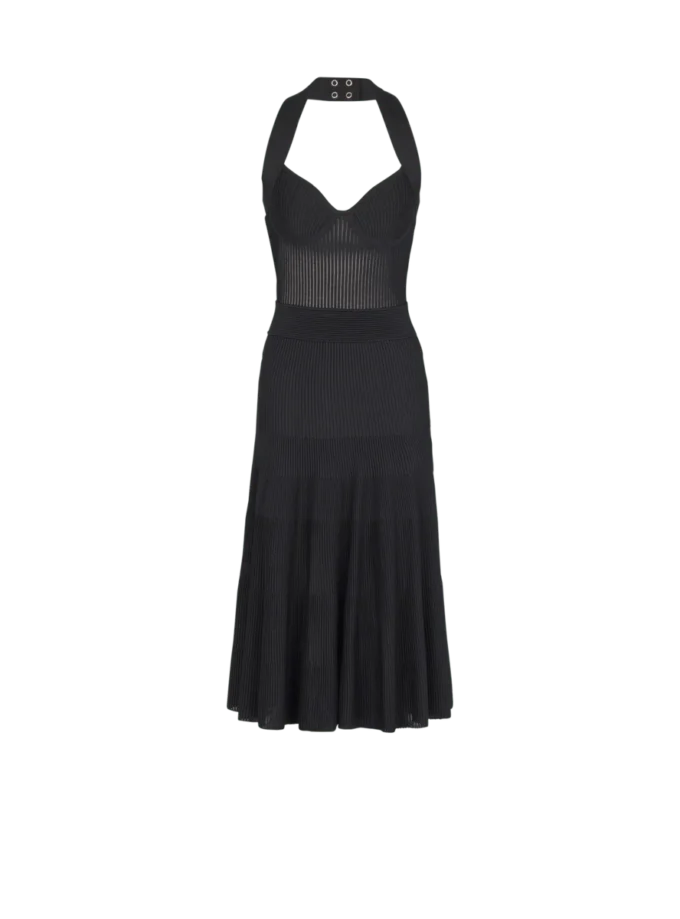 Midi-Kleid aus plissiertem Strick mit Neckholder Midi-Kleid aus plissiertem Strick mit Neckholder
