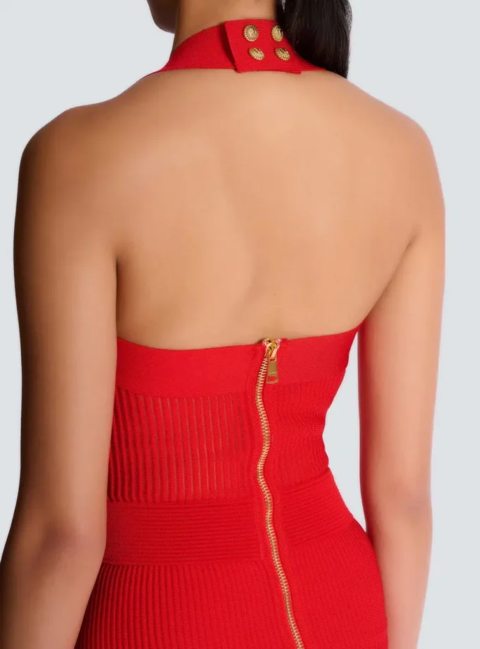 Midi-Kleid aus plissiertem Strick mit Neckholder Midi-Kleid aus plissiertem Strick mit Neckholder