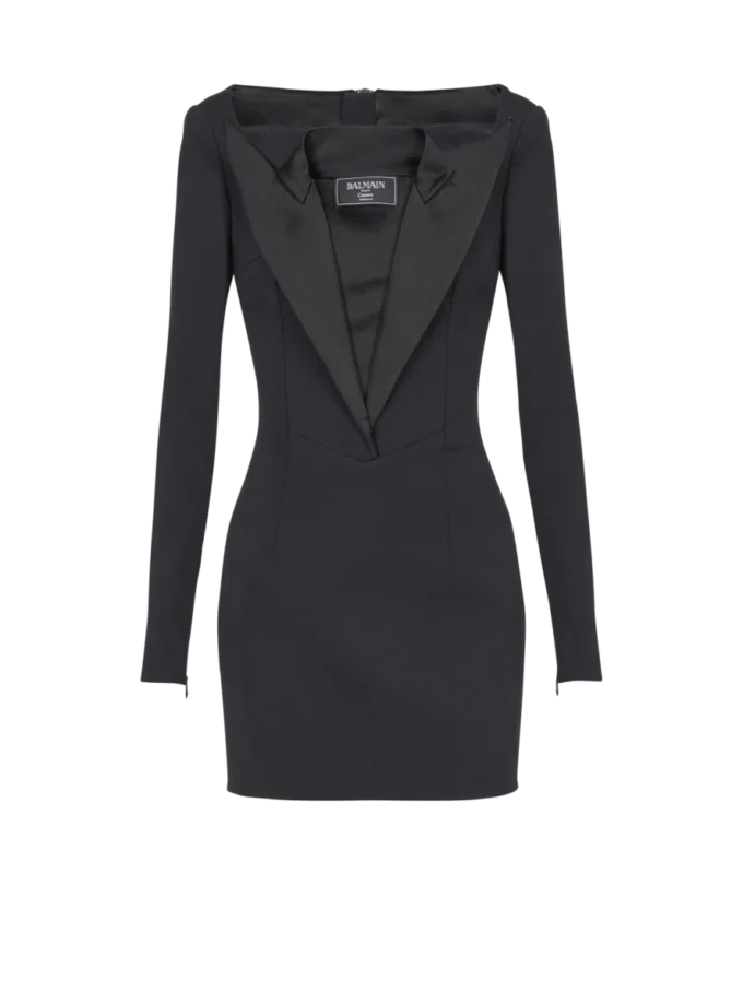 Mini-Kleid mit offenem Ausschnitt und doppeltem Kragen Mini-Kleid mit offenem Ausschnitt und doppeltem Kragen